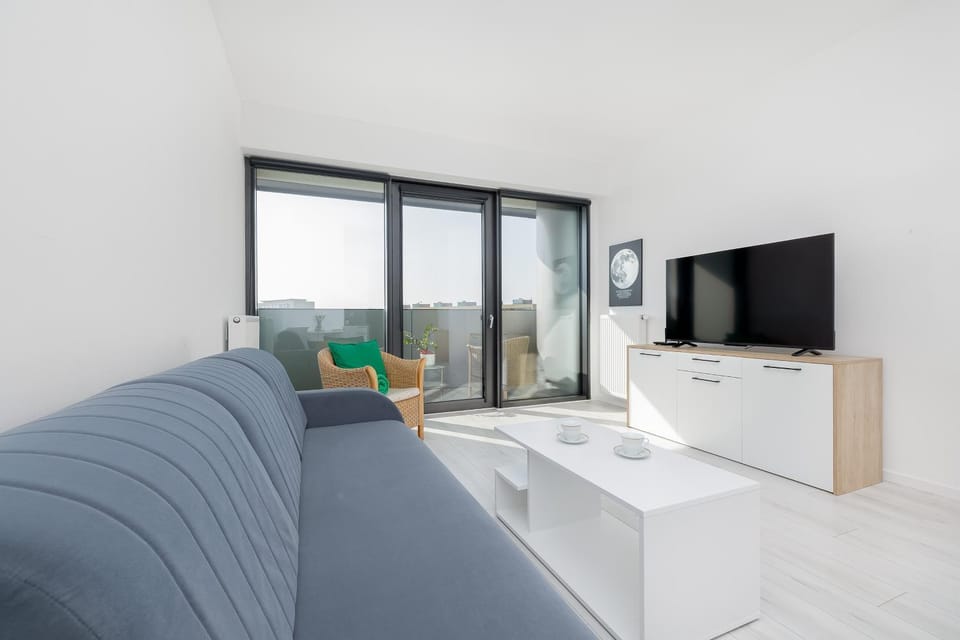 Communal lounge/ TV room, TV and multimedia, Living room, Seating area, Evening entertainment