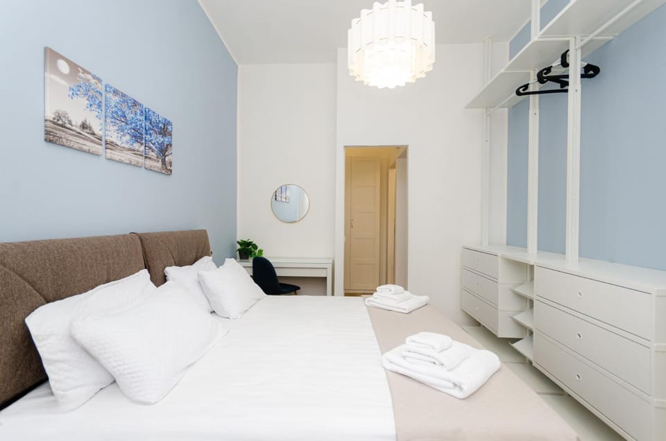 Bed, Photo of the whole room, Bedroom, towels, wardrobe