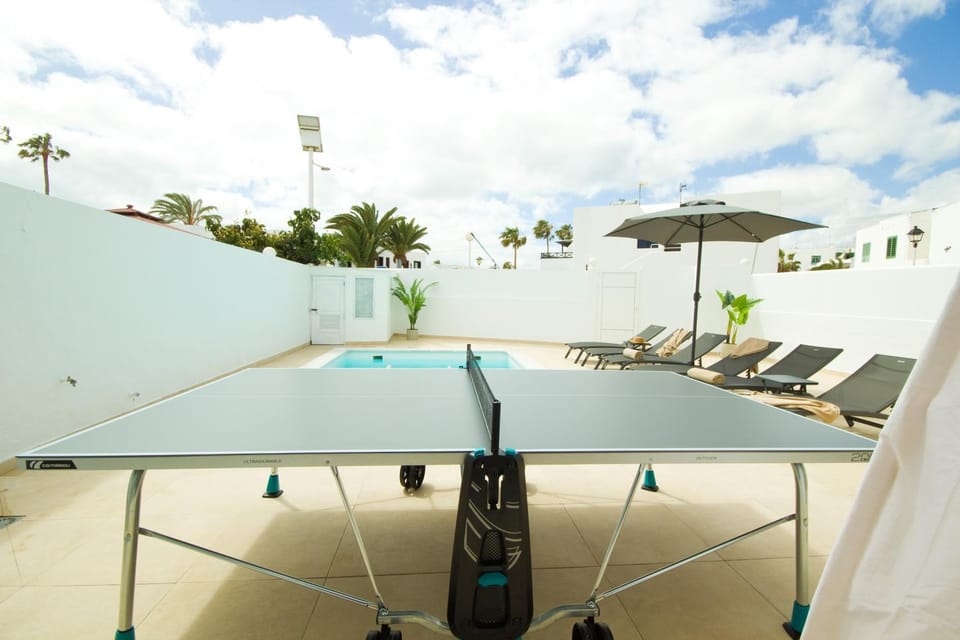 Table tennis