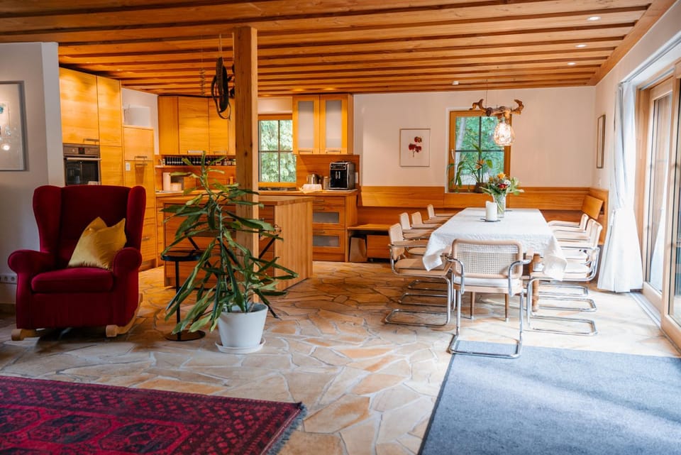 Seating area, Dining area