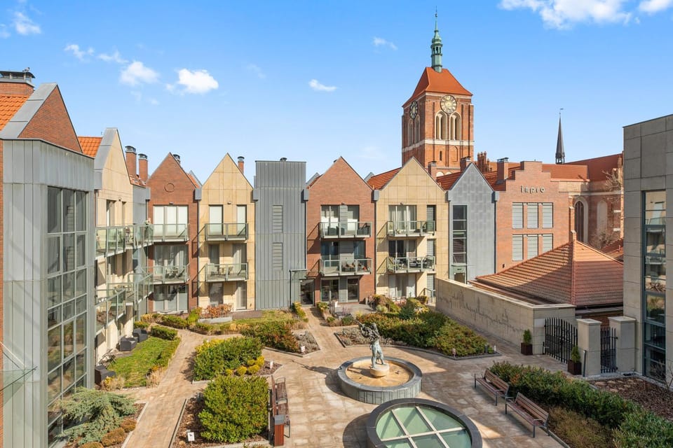 Property building, Day, City view, Location