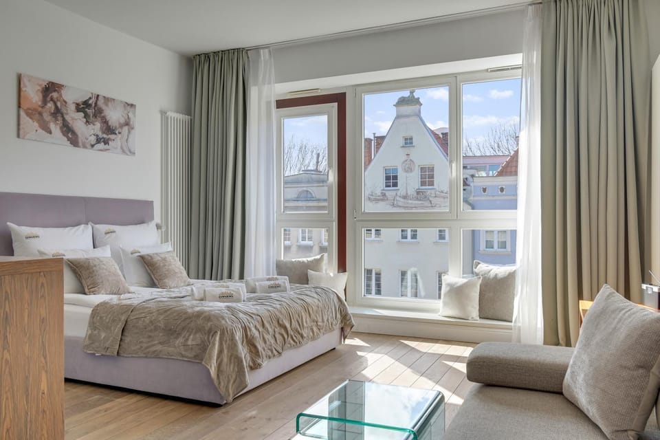 Bed, Living room, Photo of the whole room, Seating area