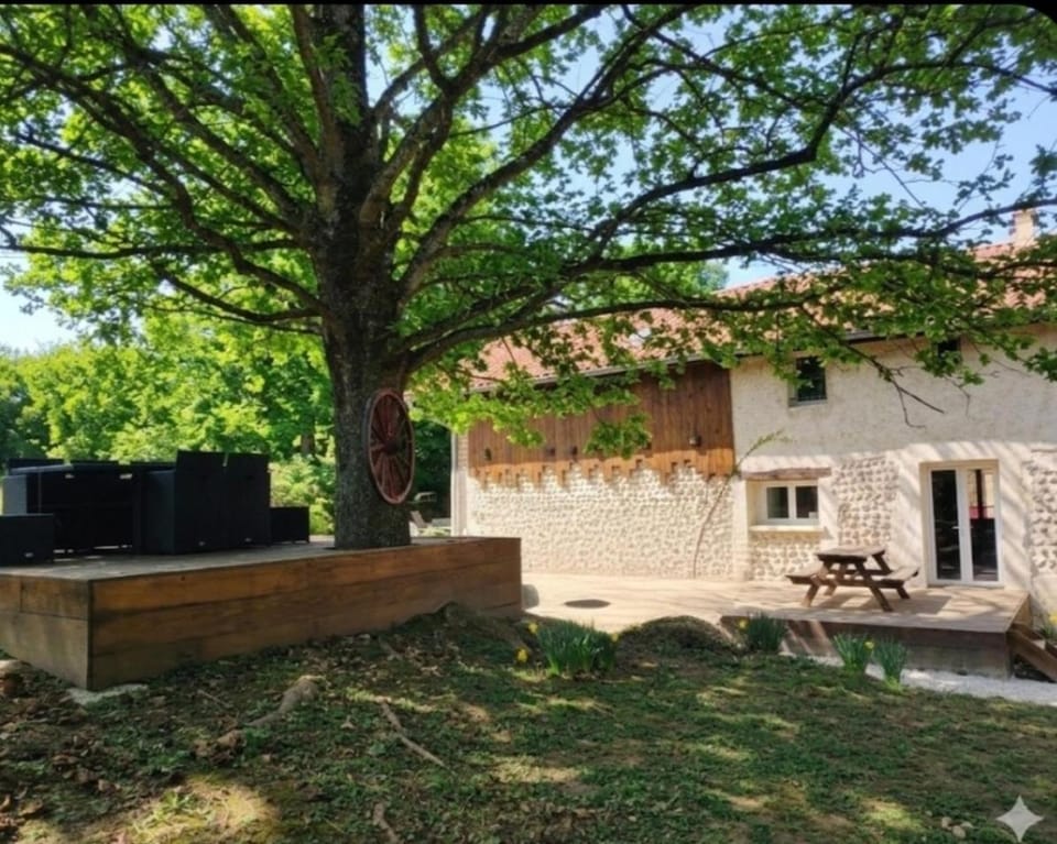 Le Mas des Collines House in Auvergne-Rhône-Alpes