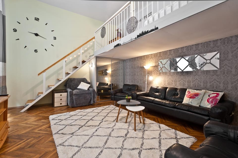 Communal lounge/ TV room, Photo of the whole room, Decorative detail, Decorative detail