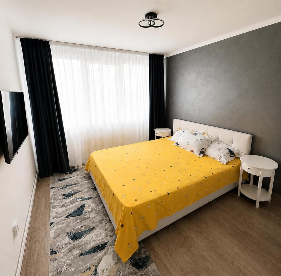 Bed, TV and multimedia, Bedroom, Sunrise, Sunset, heating, trouser press