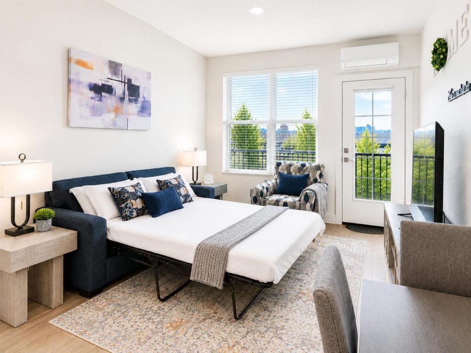 Bed, Living room