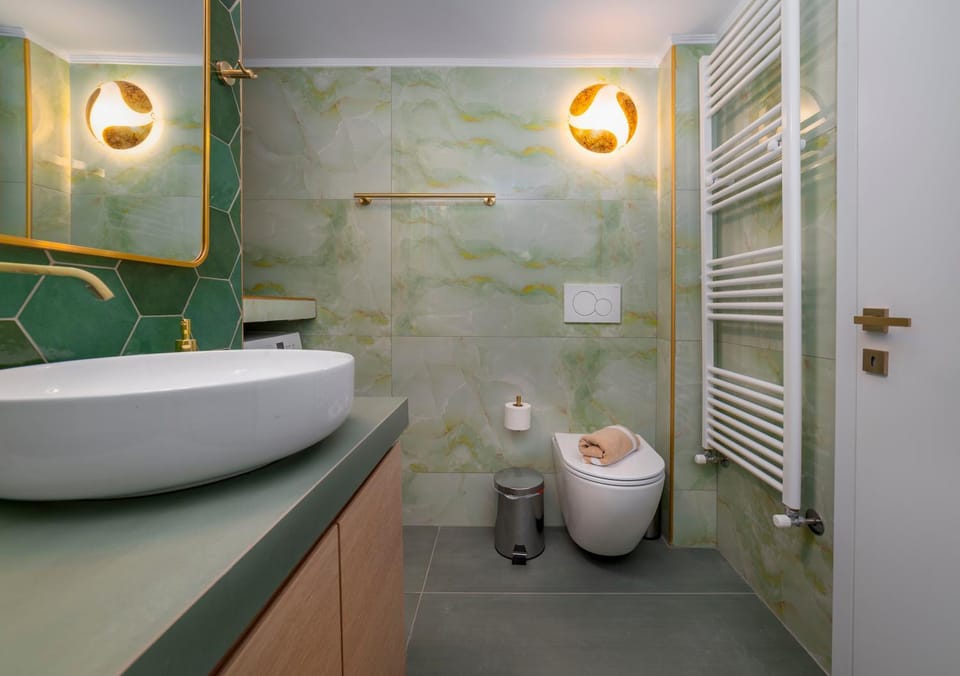 Shower, Bathroom, Bath, towels