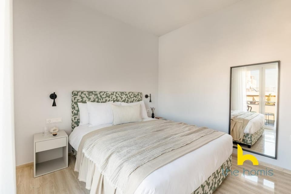 Sunlit 2BDR Family APT, Near Sea & City Center! Apartment in Kallithea