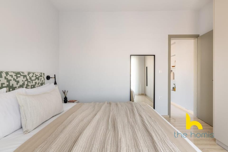 Sunlit 2BDR Family APT, Near Sea & City Center! Apartment in Kallithea