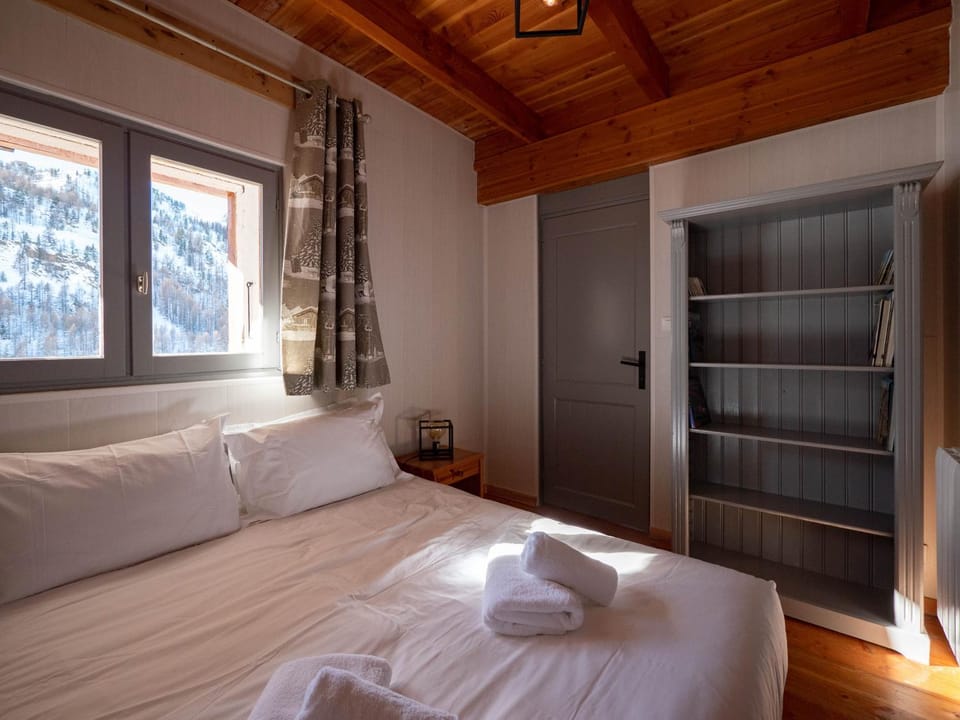 Chalet Petit Ours Chalet in Isola