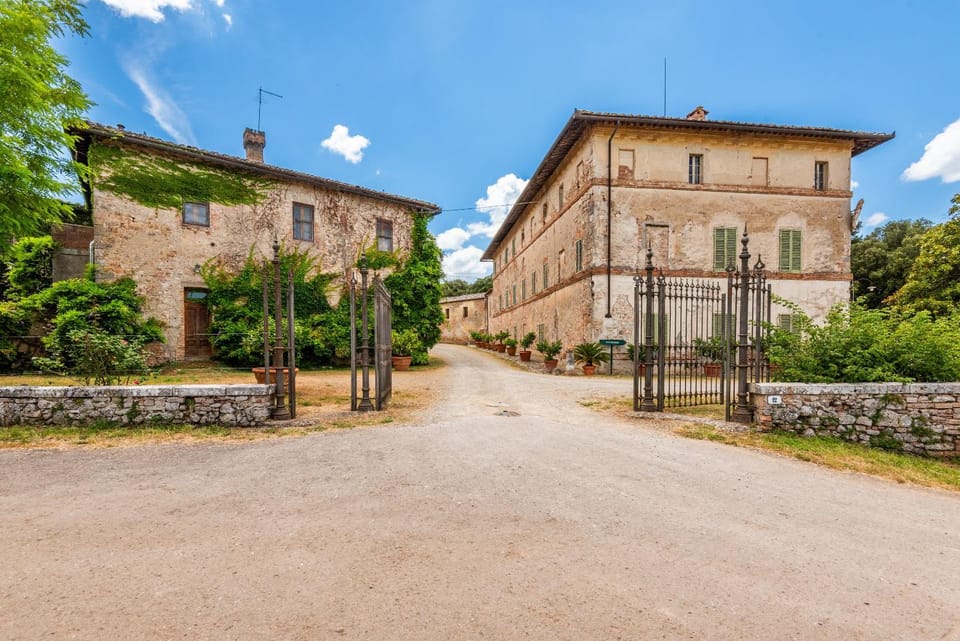 Tenuta Bichi Borghesi Apartment in Tuscany