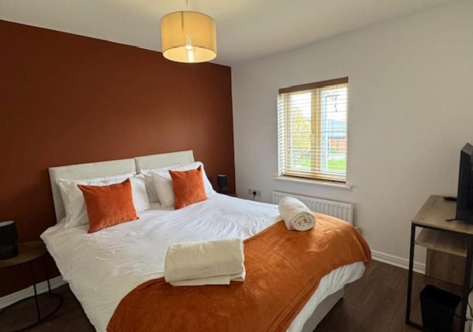 NEW Contractor M40, A46 Driveway Parking House in Warwick