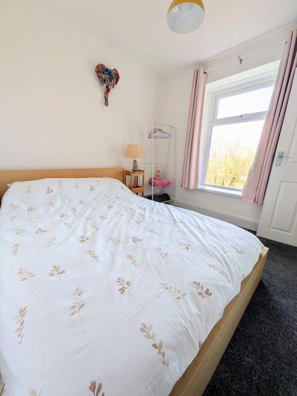 Bed, Photo of the whole room, Bedroom