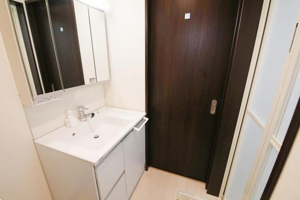 Nishikujo Base Apartment in Osaka