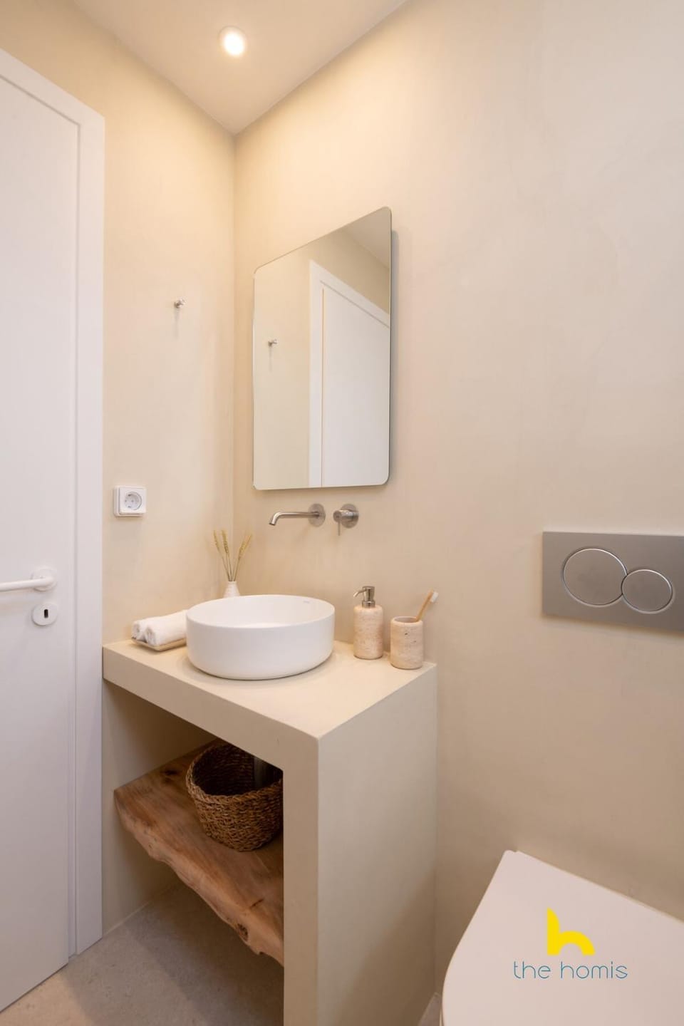 Sun-Splashed Top-Floor APT with Seaview and Jacuzzi! Apartment in East Attica Regional Unit, Greece