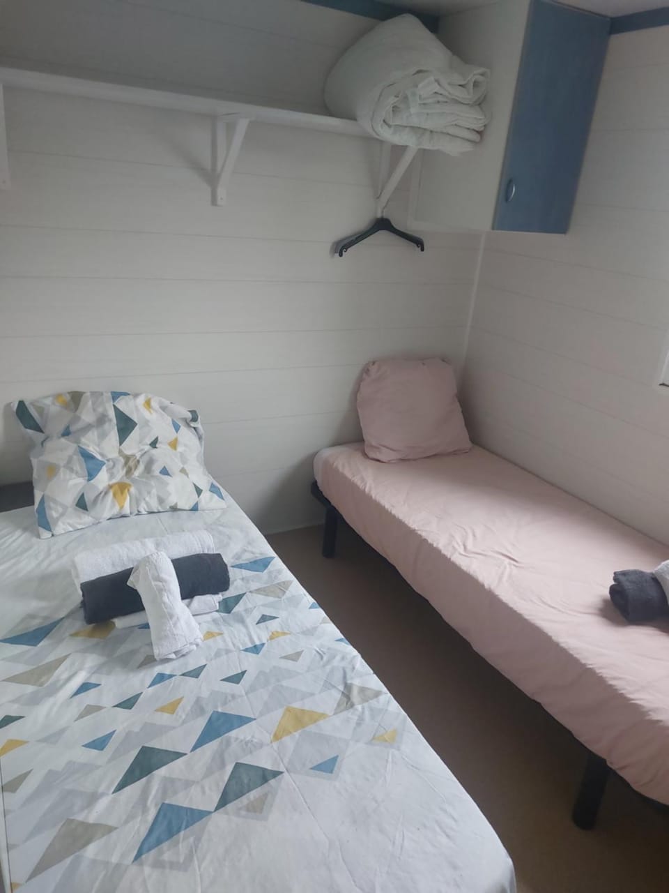 Bungalow climatisé dans pinede Campground/ 
RV Resort in Occitanie