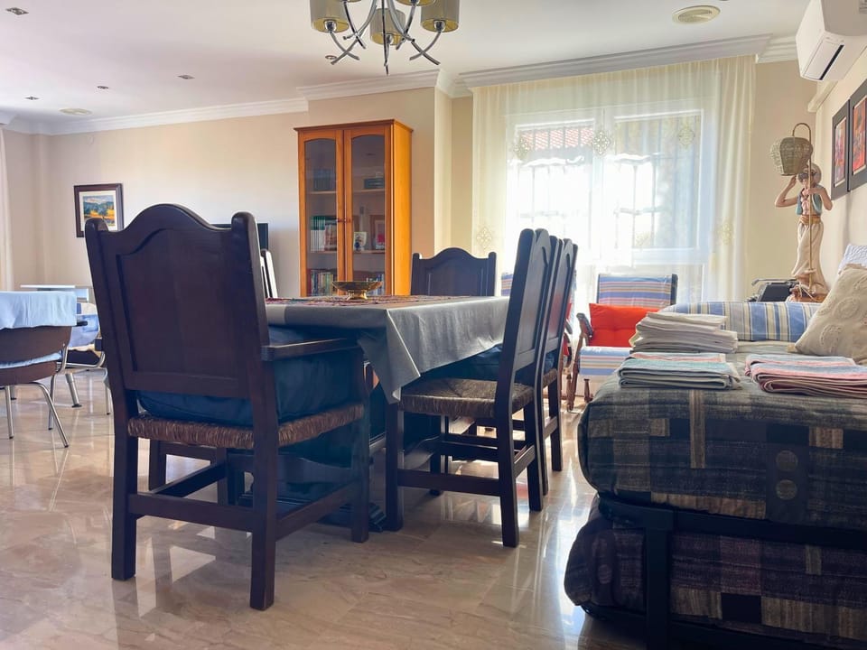 Living room, Seating area, Dining area