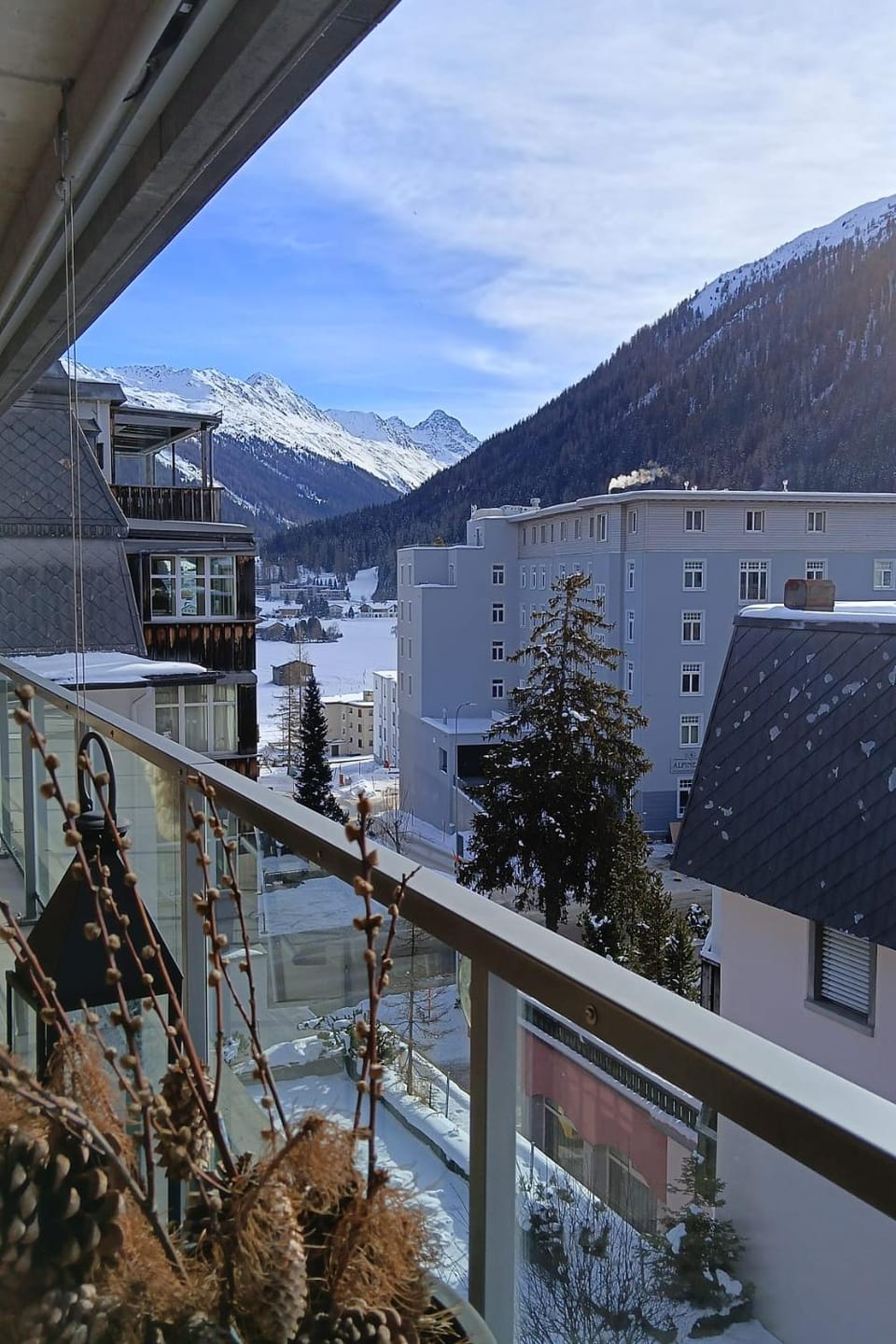 Luxury Penthouse 4 Bedroom 8 Min walk to WEF Davos Apartment in Nidwalden