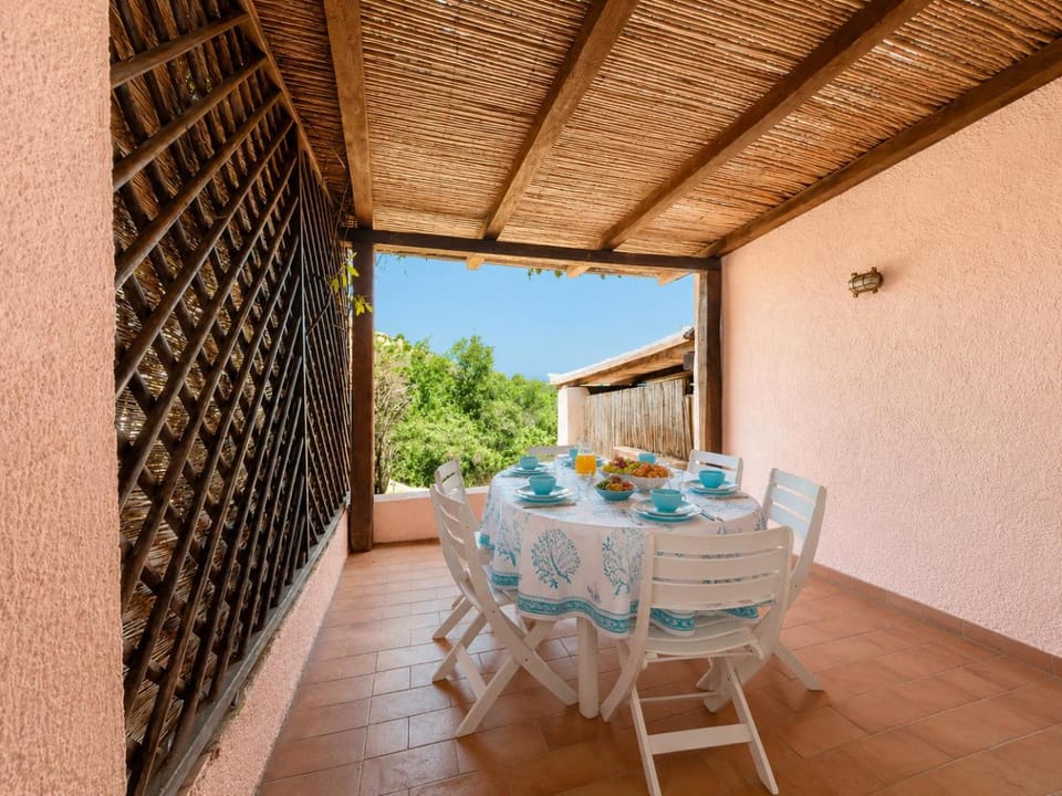 Property building, View (from property/room), Balcony/Terrace, Dining area