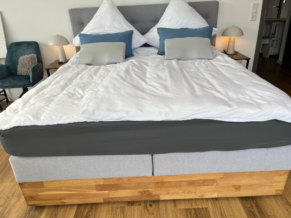 Bed, Bedroom