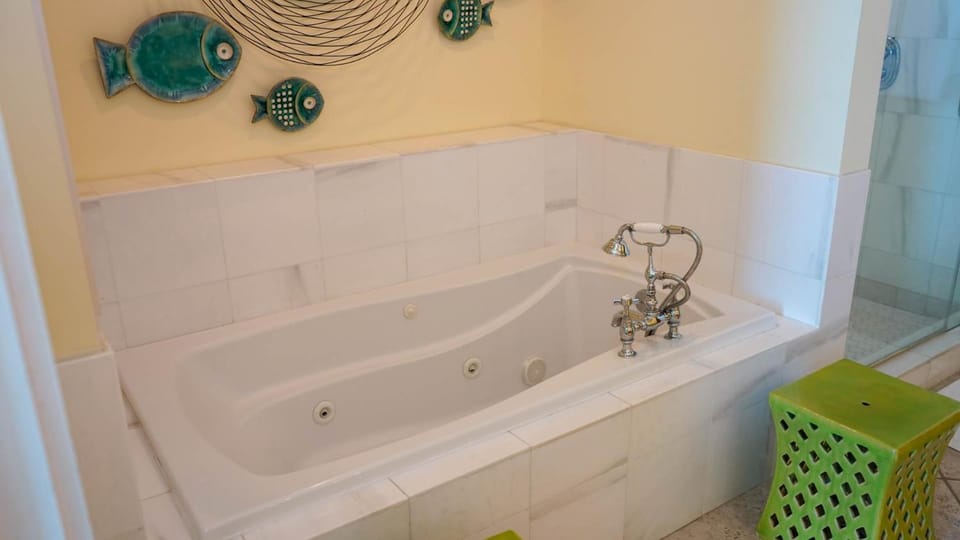 Bathroom, Bath