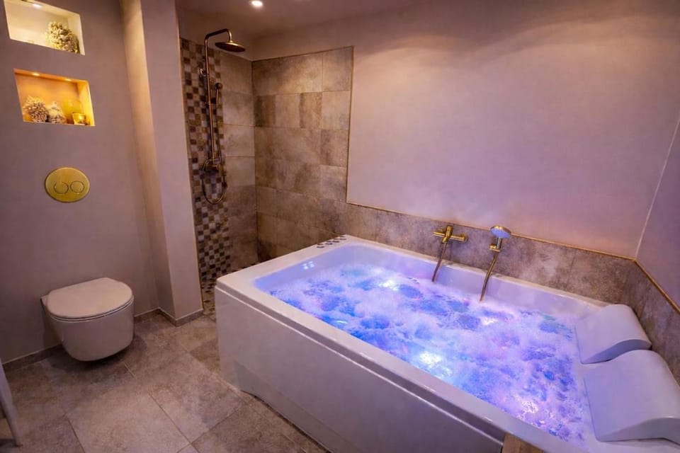 Hot Tub, Spa and wellness centre/facilities