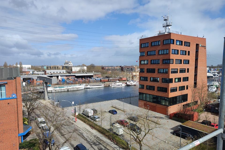 Day, Neighbourhood, View (from property/room), City view, River view, Location