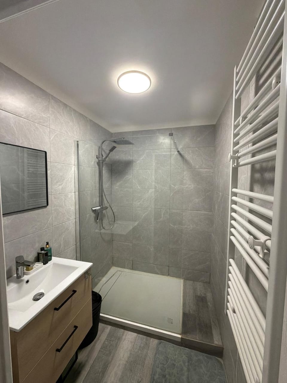 La Perle de Juan train station 400m away beach 9 min walk Apartment in Antibes