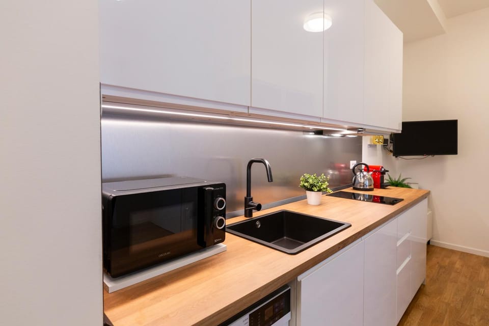 Kitchen or kitchenette, kitchen