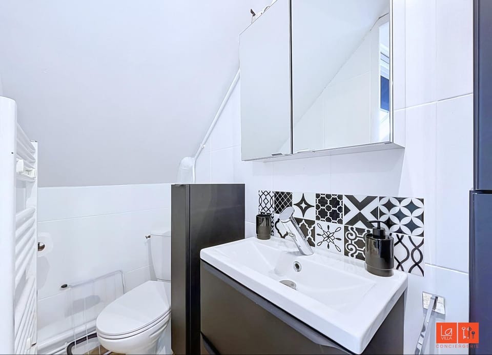 Toilet, Bathroom