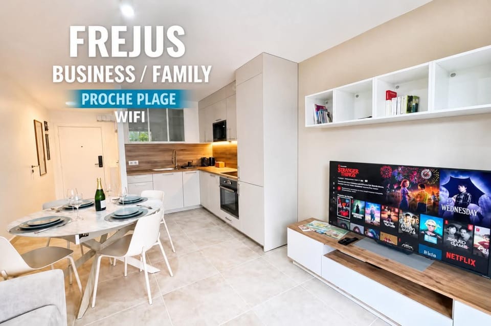 Communal lounge/ TV room, TV and multimedia, Kitchen or kitchenette