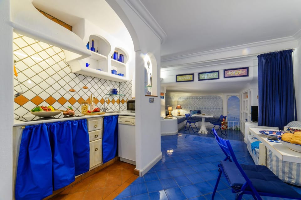 Kitchen or kitchenette, kitchen