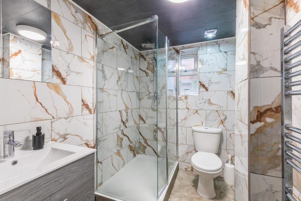 2 bed, sleeps 4 - free parking - great location! Apartment in Southampton