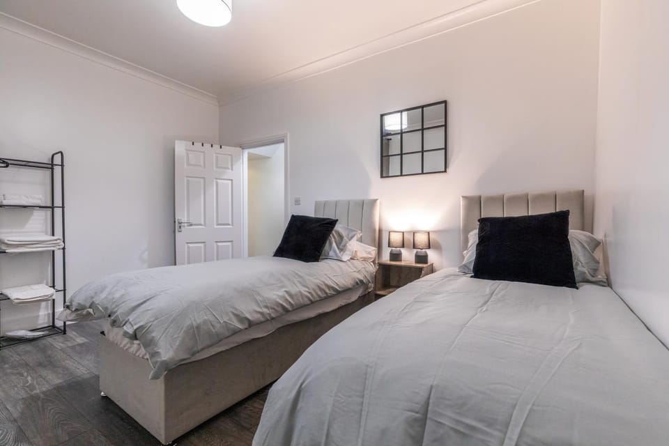 2 bed, sleeps 4 - free parking - great location! Apartment in Southampton