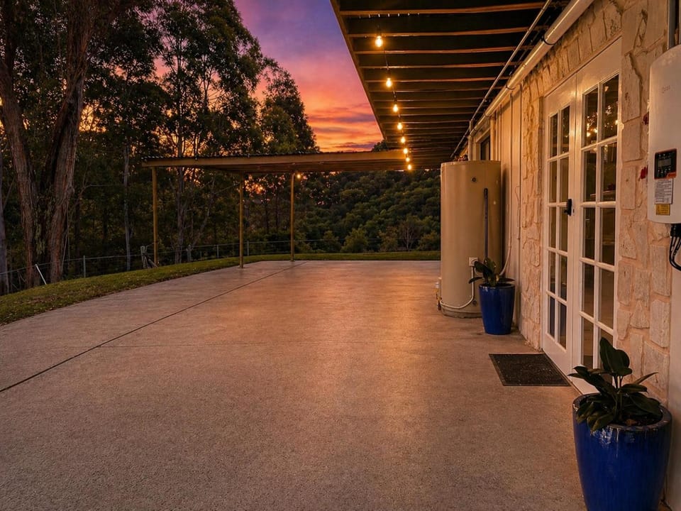 Kookaburra Guesthouse Bed and Breakfast in Sapphire Beach