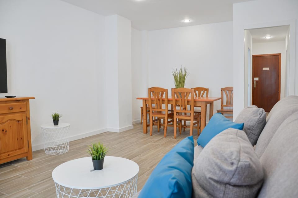 TV and multimedia, Living room, Dining area