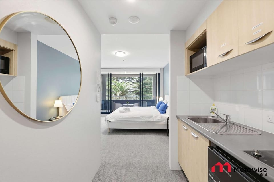 Bed, Kitchen or kitchenette, Photo of the whole room, Bedroom