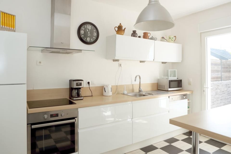 Kitchen or kitchenette, Living room