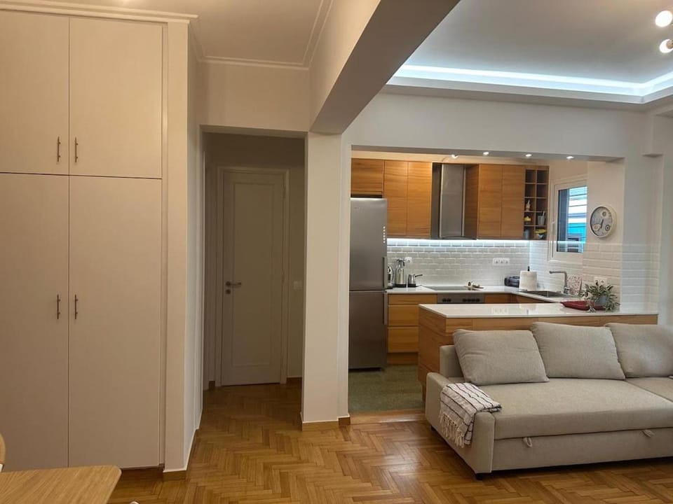 Sunlit seaside 2 bedroom 2 bathroom apartment Apartment in South Athens