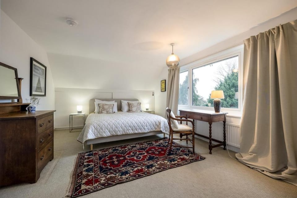 Large 5-Bed Home Next to JR Hospital Parking House in Oxford