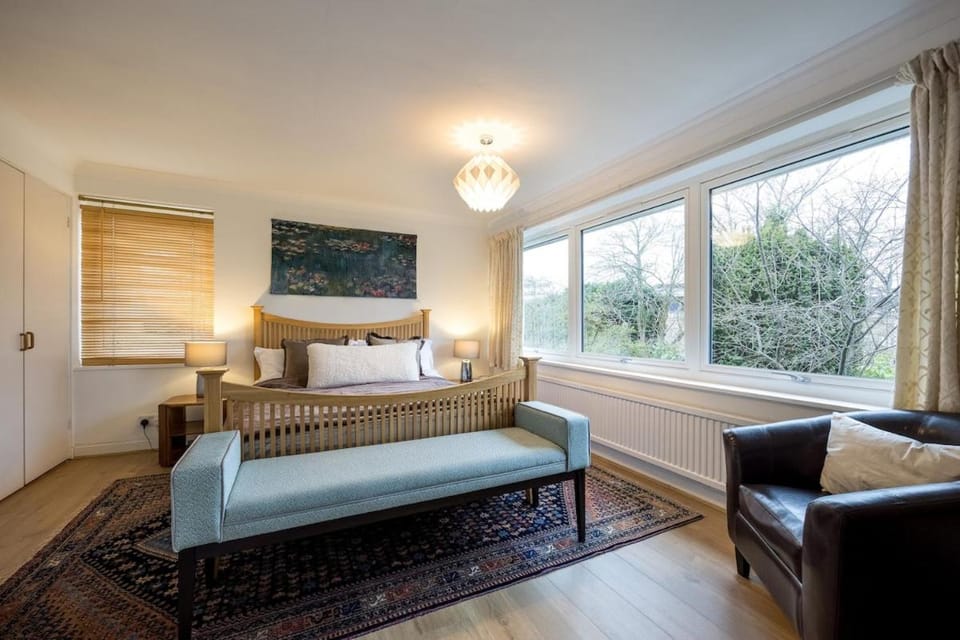 Large 5-Bed Home Next to JR Hospital Parking House in Oxford