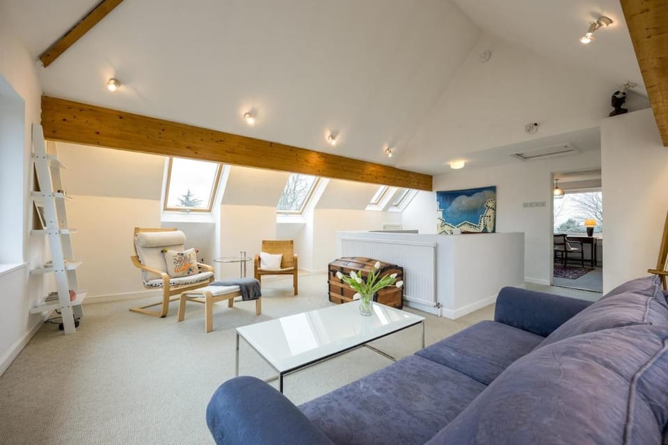 Large 5-Bed Home Next to JR Hospital Parking House in Oxford