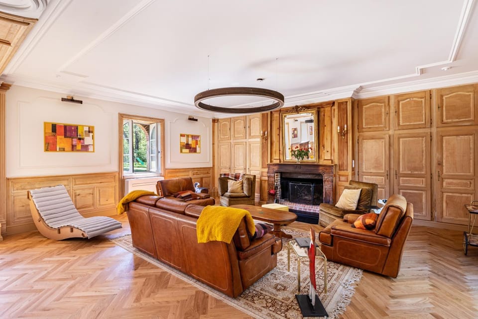 Property building, Living room