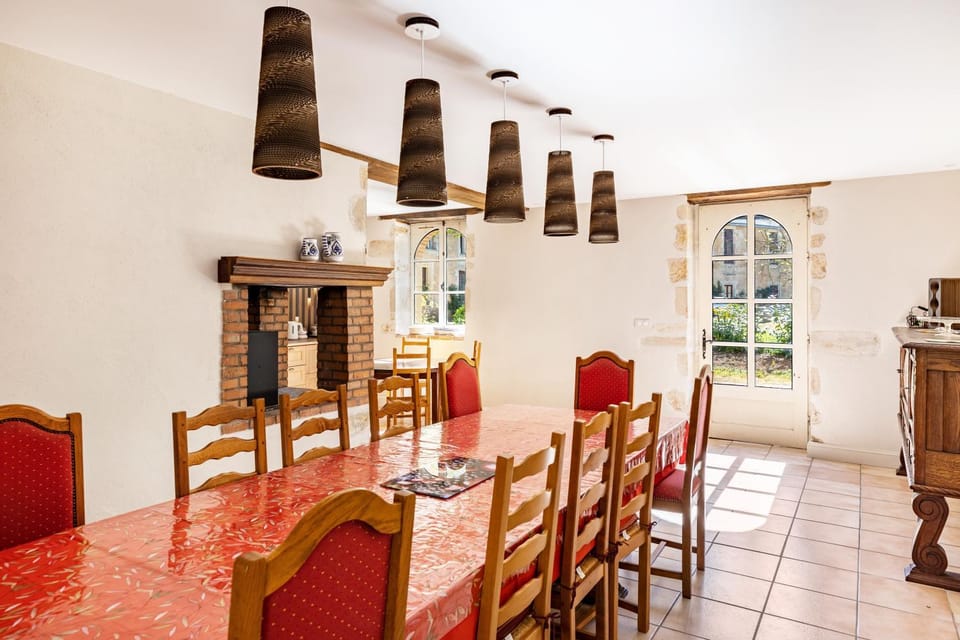 Property building, Kitchen or kitchenette, Living room