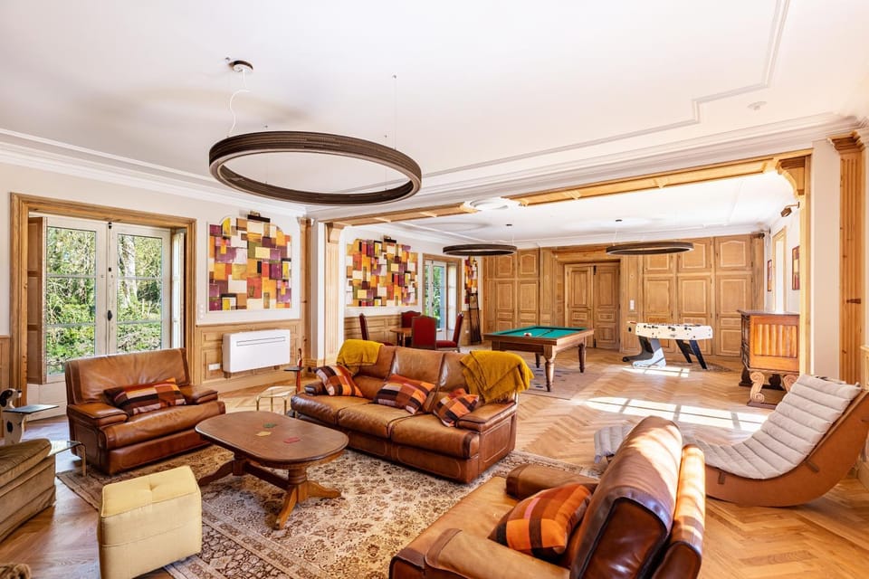 Property building, Living room