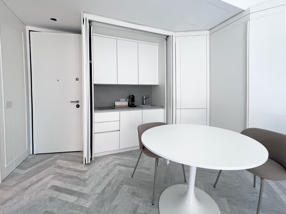 Kitchen or kitchenette, Dining area, wardrobe