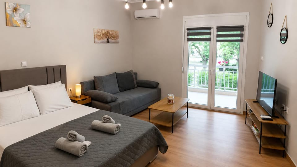 Living room, Bedroom