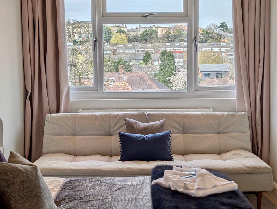 Seating area, Bedroom