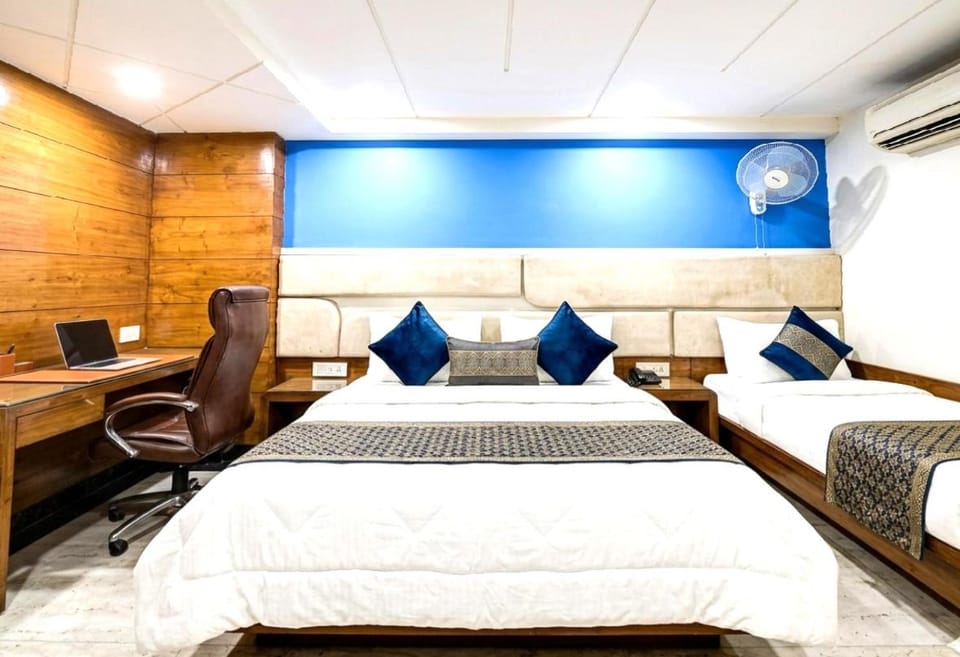 Hotel Cashew le Place 'Front of New Delhi Railway Station & 1 Minute from Connaught Place & City Centre Bed and Breakfast in New Delhi