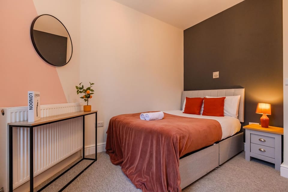 Beautiful 2 Bedroom Next to Brighton Pavilion Apartment in Brighton